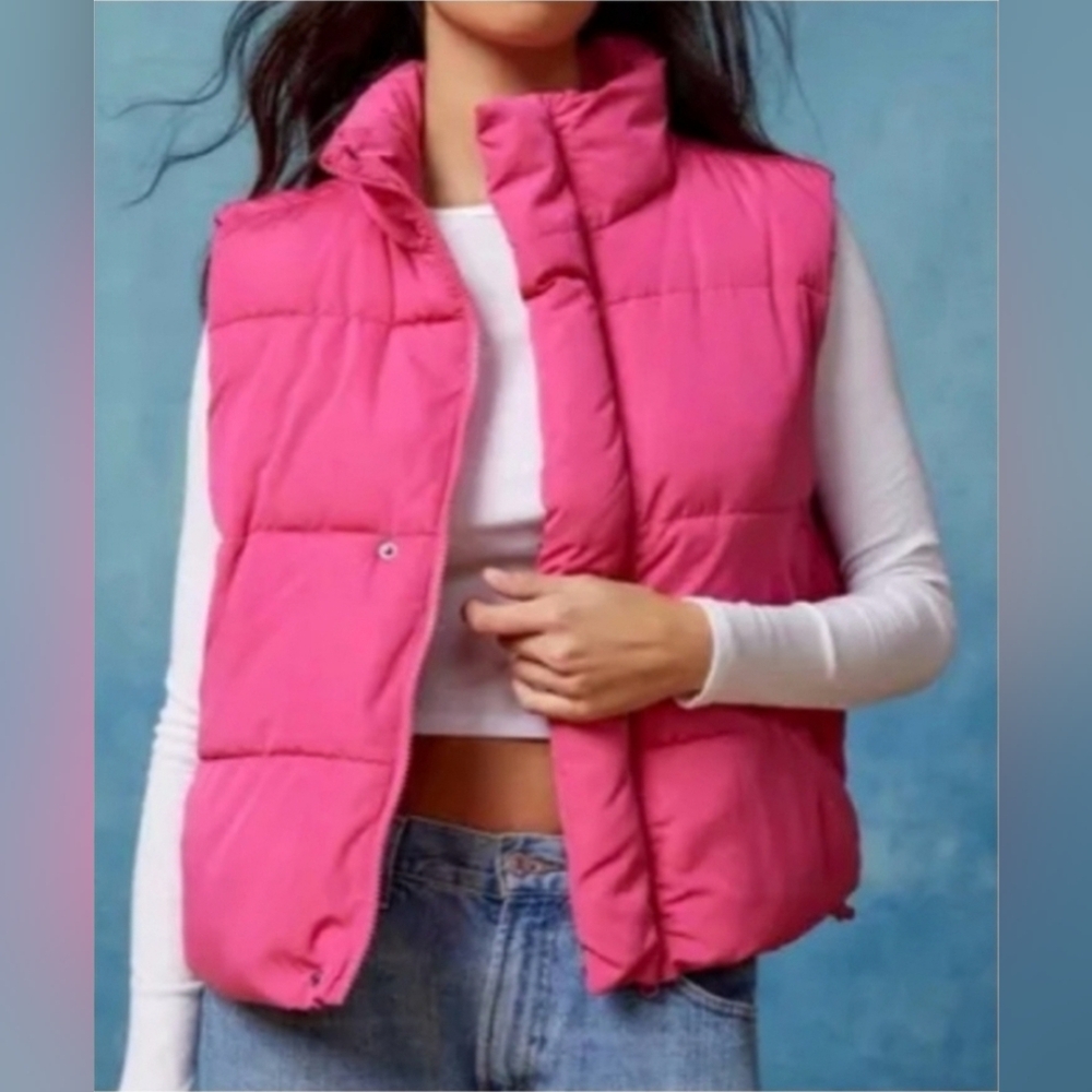 NWT BDG Urban Outfitters Pia Hot Pink Puffer Vest. XS